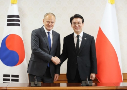 폴란드 총리 만난 金총리 "계엄때 제거 대상 올라…민주주의 정체성 공유"