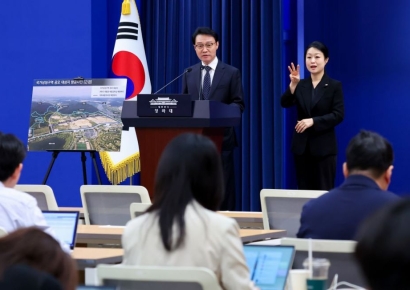 靑 "이 대통령, 세종 퇴임식 의지 밝혀…신속 공사 지시"