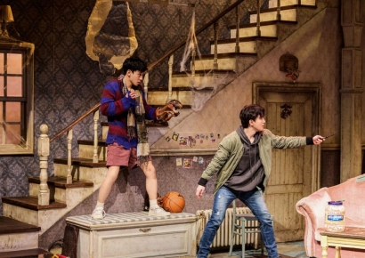 [On Stage] Relationships Bloom from Abandonment in "Orphans"