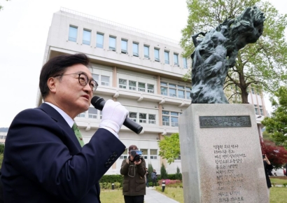 PK 찾은 우원식 의장, 이틀째 개헌 설득…"국민의힘, 찬반 떠나 표결 참여라도…"