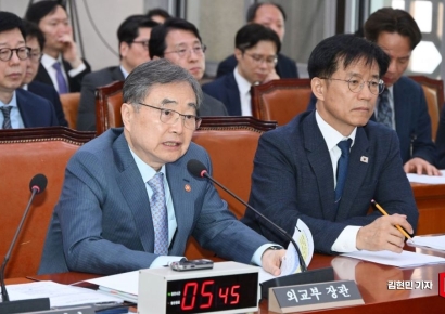 李 대통령 이스라엘 SNS 공방…조현 "이스라엘과 소통, 외교갈등 없어"