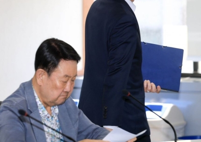 [포토] 원유·나프타 수급 대응 점검회의 참석한 김정관 산업부 장관