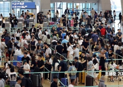 "항공권 왜 없나 했더니" 1500만 명 눈앞…'바글바글' 한일 하늘길