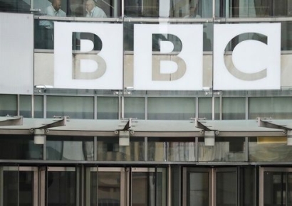 "출장, 행사도 줄여라" 재정 압박에 직원 2000명 줄이는 英 BBC