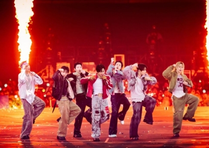 'Arirang' Resonates at Tokyo Dome... 110,000 Gather for BTS Concert in Japan