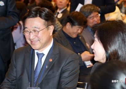 [포토] '세계 자원봉사자의 해' 기념식 참석한 윤호중 장관