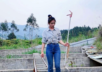 "사무직 그만두고 年 2억원 넘게 벌어요"…뱀 고기 파는 30대 中여성