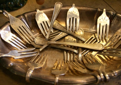 "Grandma, This Isn't Made by AI, Right?"... Thought It Was Old-Fashioned, But Now I'm Hooked [World is Z Gold]