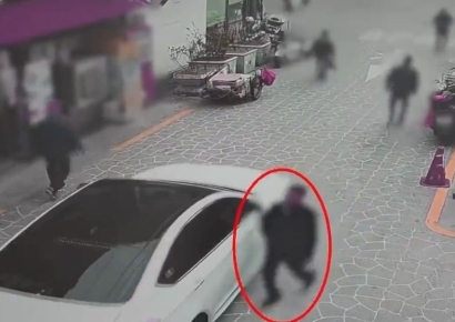 팔 '툭' 사이드미러만 노렸다… '손목치기' 80회 50대 남성 구속