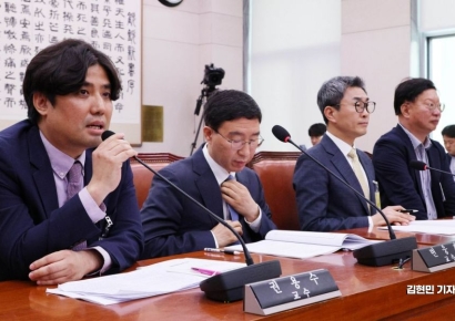 집단소송법 공청회…'소급 적용' 두고 여야 충돌 격화