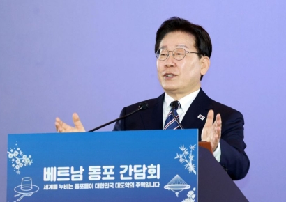 베트남 동포 만난 李대통령 "양국 협력 더 미래지향·전략적으로"…원전·인프라 협력 확대