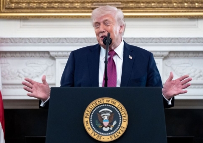 "트럼프, 참모들에게 이란 공격 재개 논의…휴전 연장으로 절충"  