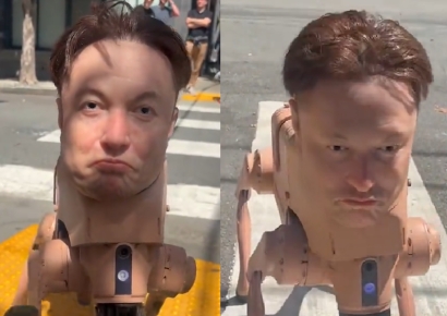 "섬뜩하고 기괴하다"…'머스크 얼굴' 로봇개 거리 등장에 '시끌'