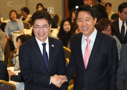 "吳보다 정비사업 빠르게"VS"鄭, 박원순 시즌2"