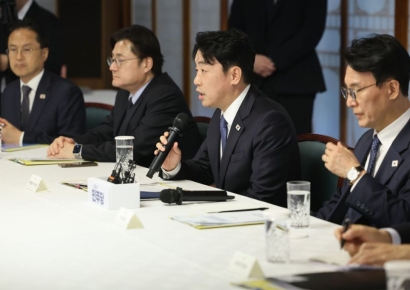 강훈식 비서실장 "국민 절약 덕에 석유 최고가격제 효과"