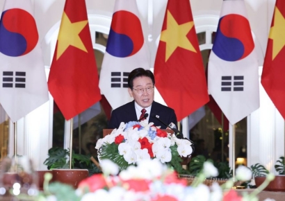 만찬서 속담 주고 받은 한·베 정상…李 "한강과 홍강이 하나로"