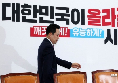 [폴폴뉴스]李대통령 지지율 69% '고공행진'…국민의힘 지지율 15%