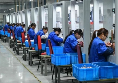 "제발 도와달라" 하루벌이마저 무너져…전쟁 직격탄 맞은 中노동자