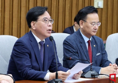 [포토] 송언석 “돈봉투 송영길·정치자금 이광재…與 ‘전과자 훈장’ 공천”