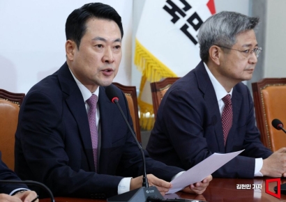 [포토] 장동혁, 현안 브리핑…"대표 물러나는 게 도움되나"