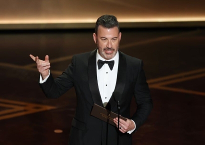 "조용히 해, 돼지야" 트럼프 신랄하게 비꼰 지미키멀쇼, '방송계 퓰리처상' 받아