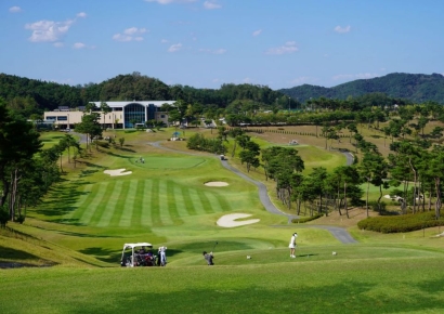 안동레이크골프장,  부모님·선생님 동반 2만원씩 할인…부부 골퍼에 와인 선물
