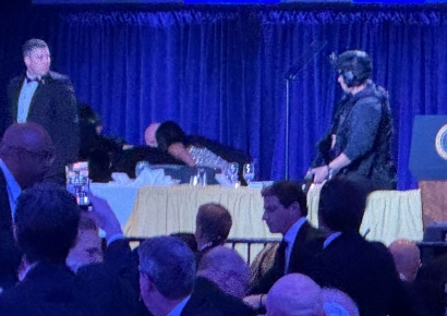 [속보]"트럼프 만찬장에 총격…당국, 용의자 체포"