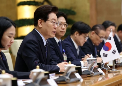 李대통령, '백악관 만찬 총성'에 "모든 폭력 단호히 반대…트럼프 무사해 안도"