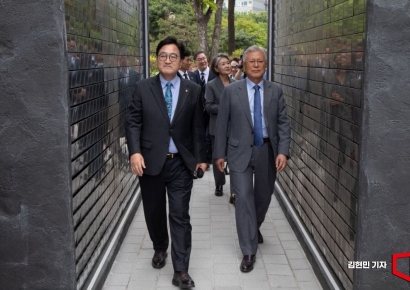 [포토] 독립기억광장 찾은 문재인-우원식