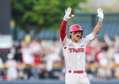 '투타 영웅' 뜬 KIA, 중위권 안착 넘어 상위권 넘본다