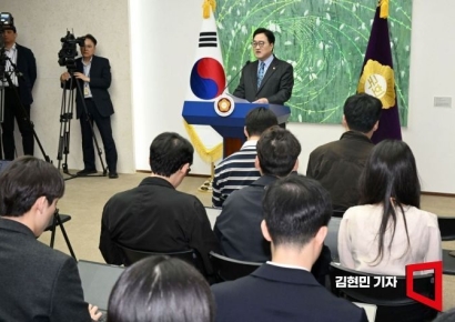 [기획]지선 동시 개헌투표 추진…5·18 헌법 수록 어디까지 왔나