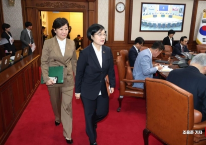 [포토] 회의 참석하는 한성숙, 송미령 장관