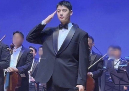 '탈세 의혹' 차은우, 130억 세금 완납 후 군악대 행사서 포착 