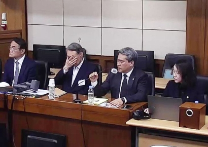 尹 '체포방해·국무회의 하자' 항소심 징역 7년…1심보다 2년 늘어