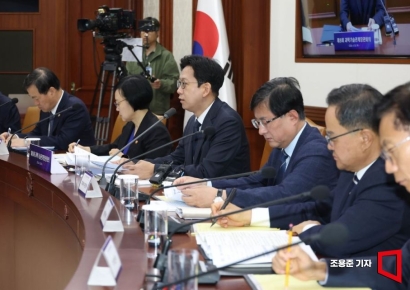 [포토] 과학기술관계장관회의 주재한 배경훈 부총리