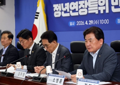 與, 정년연장 상반기 법제화 예고…"일률 강제 안돼"