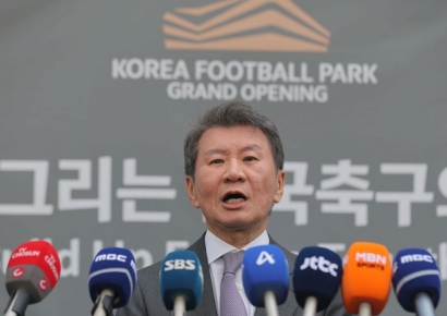 문체부, 축구협회에 '정몽규 회장 중징계' 이행 촉구 공문 
