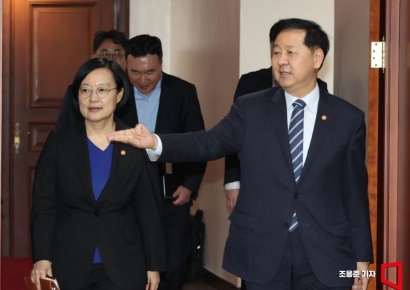 [포토] 회의 참석하는 구윤철 부총리와 한성숙 장관