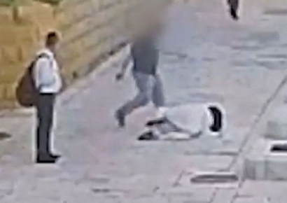 수녀 밀치고 '퍽 퍽' 발길질… 평화의 성지 예루살렘서 벌어진 '지옥 같은 혐오'