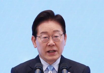 63년 만에 제자리 찾은 '노동절'…'소년공' 출신 李대통령, 양대 노총과 한 자리