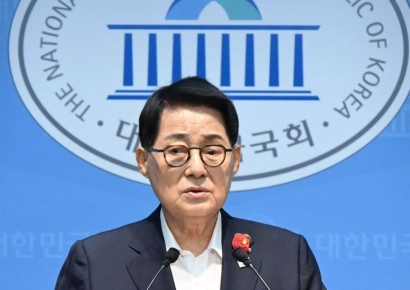 '이번이 마지막' 박지원 "경쟁자 조정식·김태년, 총리·장관돼 경험 쌓았으면"  