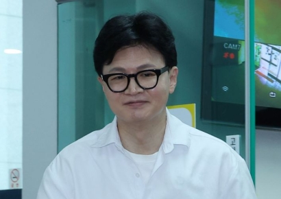 한동훈, 북구갑 재보궐 예비후보 등록…"선거 승리로 보수 재건"