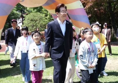 "긴축 노래 부르는 분들에게"…李대통령, IMF 통계로 '재정 긴축론' 반박