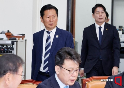 [포토] 착붙공약 프로젝트 참석하는 정청래 대표