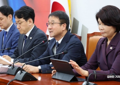 [포토] 한병도 “국힘, 개헌 반대하며 ‘윤어게인’ 공천에 혈안”
