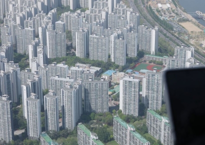 "세금 폭탄전에 팔자" 다주택자들 '막판 스퍼트'…서울 하루 566건 토지거래 신청 증가[양도세 중과 D-2]