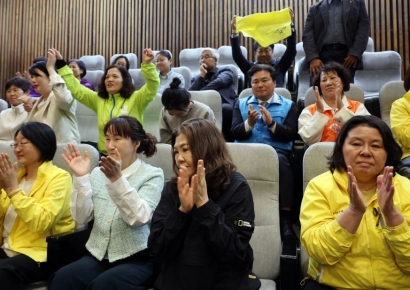 세월호 12년, 유가족 숙원 이뤄졌다…생명안전기본법 국회 본회의 통과