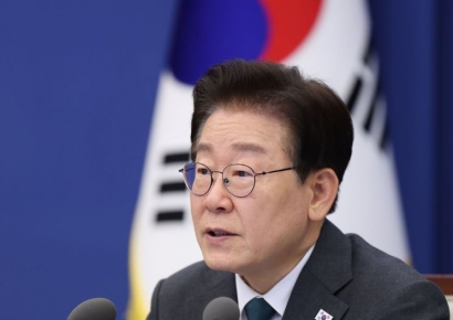李대통령 '韓순부채비율 10% 착시' 보도에…"아쉽다, IMF 평가 배제"