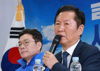 '노상원 수첩' 보도 소개하다 울먹인 정청래…"계엄 못 막았으면 참극 벌어졌을 것"