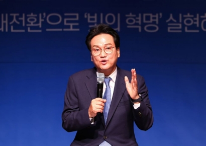 “학생 거북목·척추측만증 잡는다”…안민석, ‘바른 자세 종합대책’ 발표